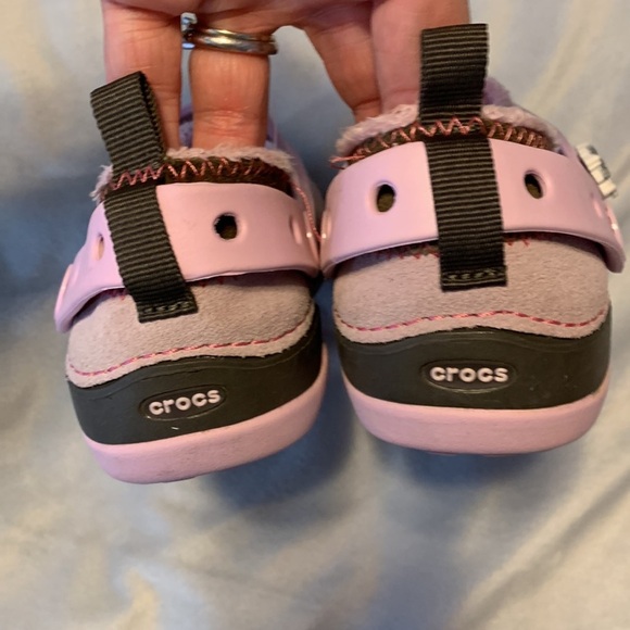 Crocs clog shoes lined light pink brown suede snowflake jibbet size c12 solid - Picture 4 of 7
